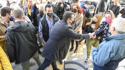 Τσίπρας: Οι πολίτες εδώ και 7 μήνες πληρώνουν 1,5 δισ. την ακρίβεια Μητσοτάκη