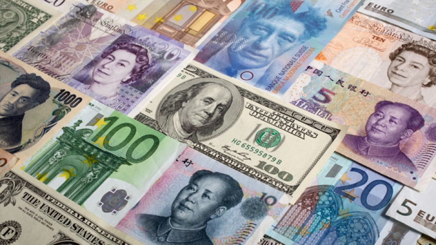 Ευρώ και γουάν δεν απειλούν την πρωτιά του δολαρίου
