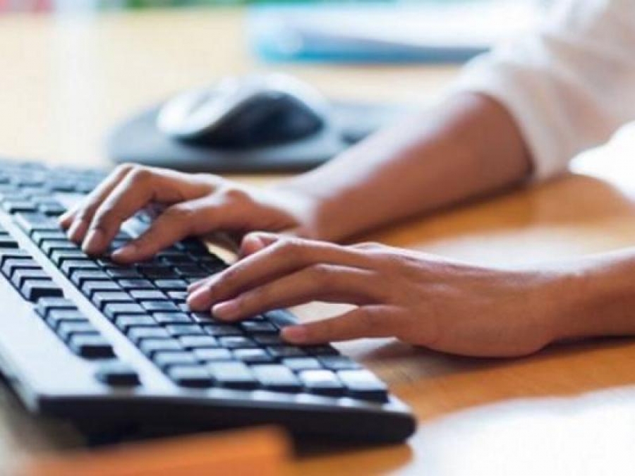 Παρίστανε τη διευθύντρια του ΣΔΟΕ και υποσχόταν... διορισμούς στην Εφορία - Απάτη 184.000 ευρώ - Στη φυλακή 55χρονη