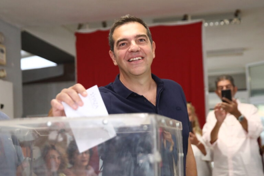 Εκλογές ΣΥΡΙΖΑ - Ψήφισε στην Καισαριανή ο Αλ. Τσίπρας: Τους μεγάλους αγώνες θα τους δώσουμε όλοι μαζί