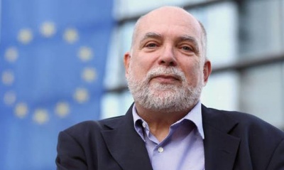 Wieser: Ο Βαρουφάκης ζητούσε πολλά χρήματα χωρίς όρους - Η στρατηγική του κόστισε στην Ελλάδα