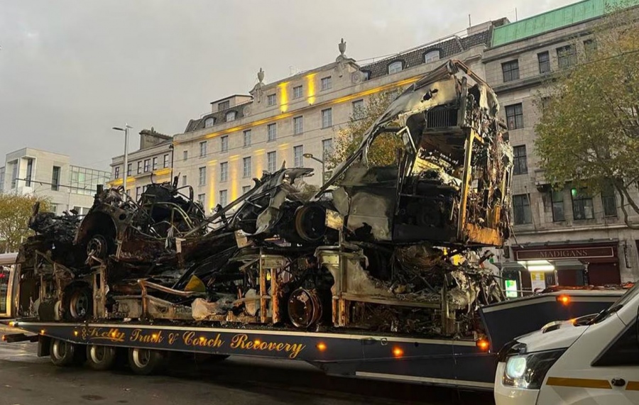 Το Δουβλίνο κάηκε λόγω.... φημών - Άγρια επεισόδια μετά την επίθεση με μαχαίρι - Στο στόχαστρο οι μετανάστες