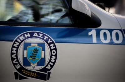 Θεσσαλονίκη: Αδέσποτη βολίδα σε αυτοκίνητο που επέβαινε 40χρονη με το παιδί της
