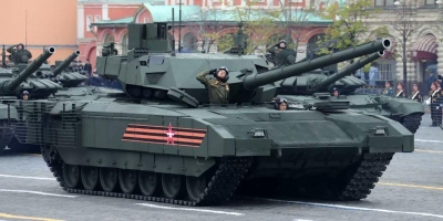 Ανατροπή με το T-14 Armata: Το ρωσικό «υπεράρμα» επιστρέφει από την αφάνεια – Ο νέος ρόλος που αλλάζει τον πόλεμο των drones