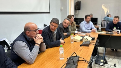 Συναντήσεις Αυγενάκη στη Φαρκαδόνα: Στόχος μας να ξανανιώσουν ασφαλείς οι αγρότες της Θεσσαλίας