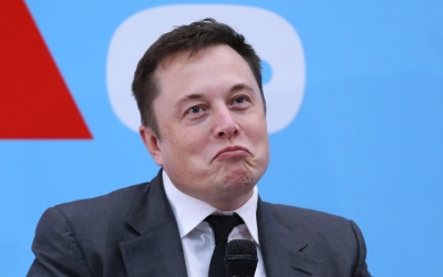 Δεν αποσύρει τελικά την Tesla από τη Wall Street ο Elon Musk
