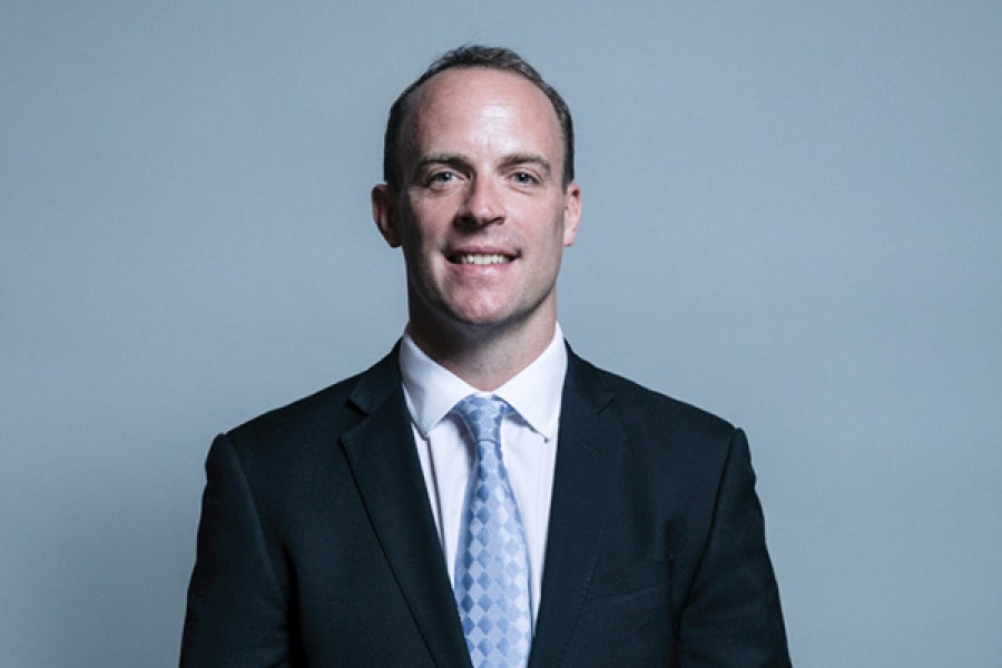 Raab (υπ. Brexit) σε ΕΕ: Μην προσπαθείτε να μας εκφοβίσετε για να υπογράψουμε τη συμφωνία