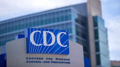ΗΠΑ: Παρά τις ενστάσεις ειδικών, τα CDC ενέκριναν τη χορήγηση εμβολίων Covid για τα νήπια