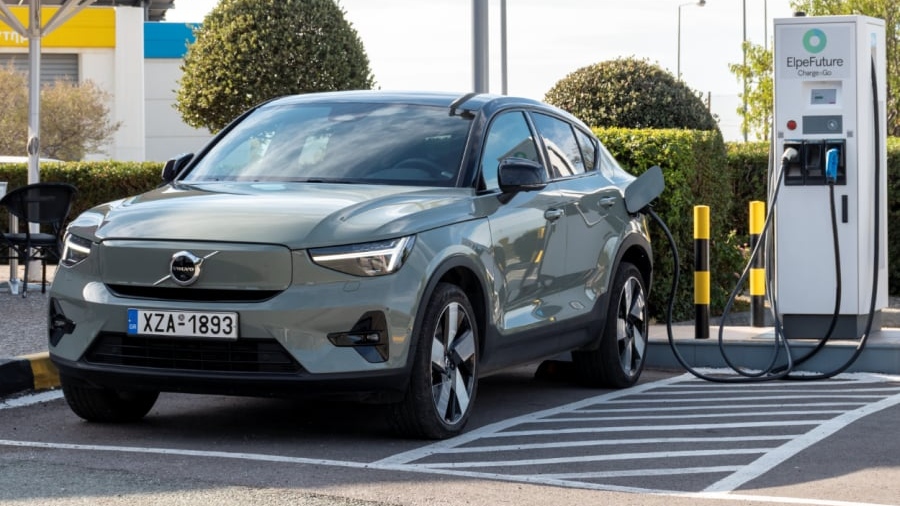 ElpeFuture: Χαμηλότερες τιμές φόρτισης ηλεκτρικών οχημάτων