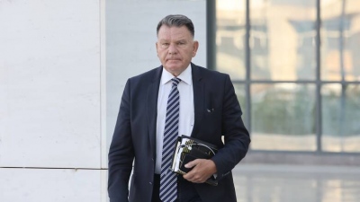 Κούγιας αναλαμβάνει τον Θεοδωρικάκο: Δεν ήταν πολυτελής η ταβέρνα που έτρωγε, ούτε είχε θέα την Πάρνηθα που καιγόνταν