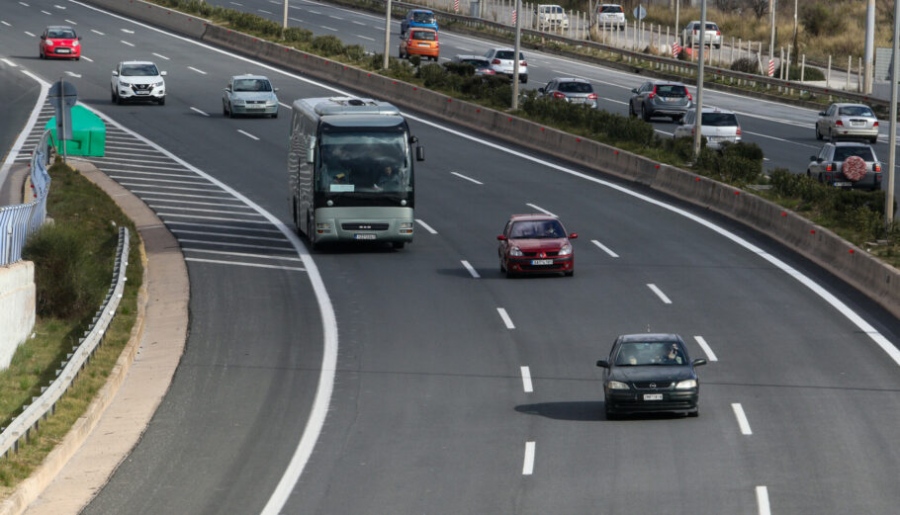 Κλειστή η έξοδος της Αττικής Οδού από Αεροδρόμιο προς Πειραιά στον κόμβο Μεταμόρφωσης
