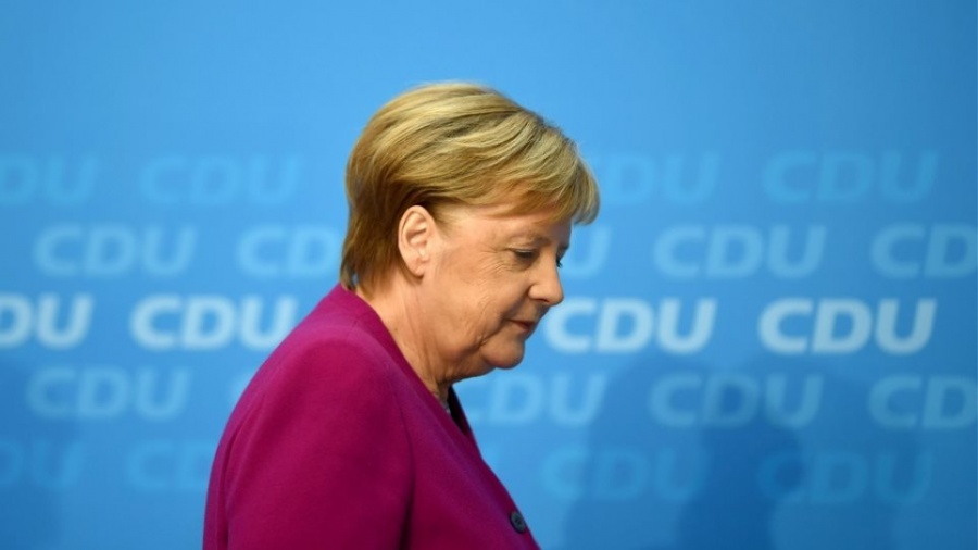 Ιστορικά χαμηλά καταγράφει το κόμμα της Merkel - Σενάρια αποχώρησής της
