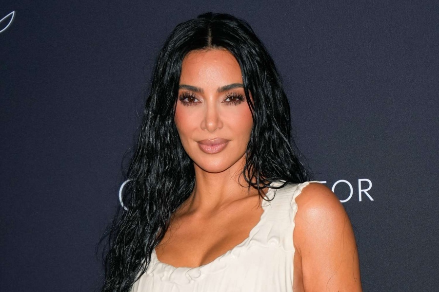 Το λαμπρό μυαλό της Kim Kardashian αμφισβητεί την προσσελήνωση του 1969