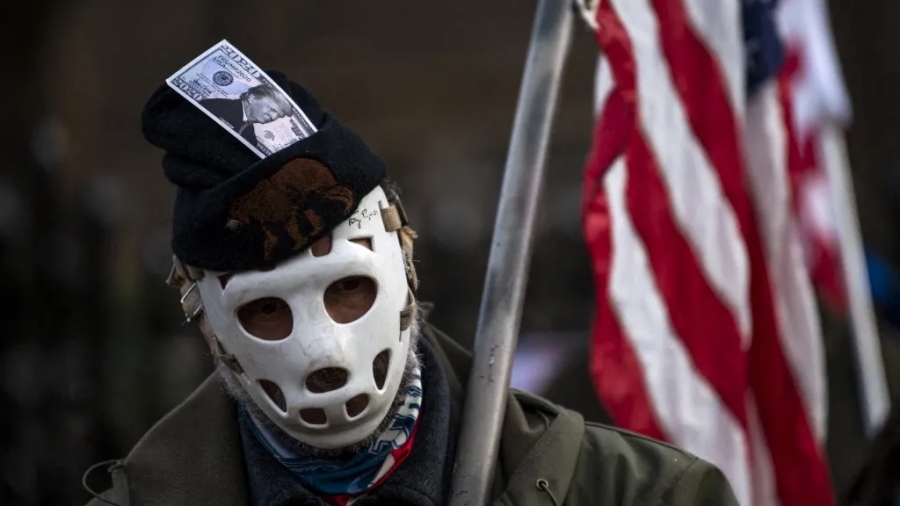 Η «χρυσή κότα» της Αμερικής - Πώς κερδίζει δισεκατομμύρια από τον πόλεμο στην Ουκρανία, ξεπερνώντας Ινδία και Κίνα