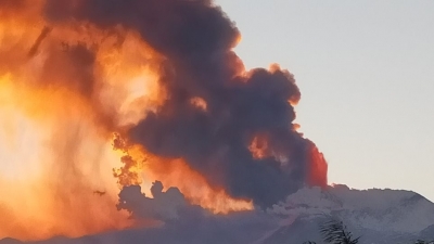 Ιταλία: Εξερράγη το ηφαίστειο της Αίτνας - Κλειστό το αεροδρόμιο της Κατάνιας