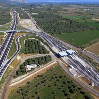 Υπουργείο Υποδομών: «Αμετανόητος... Άριστος ο κ. Χατζηδάκης, ξέχασε να μιλήσει για την ταμπακέρα»