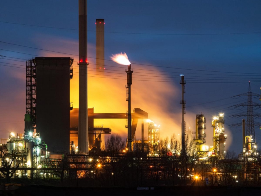 Σε βρόχο πολιτικής και οικονομικής καταστροφής η Γερμανία - Αντιμέτωπη με βαριά αποβιομηχάνιση, θριαμβεύει η Άκρα Δεξιά