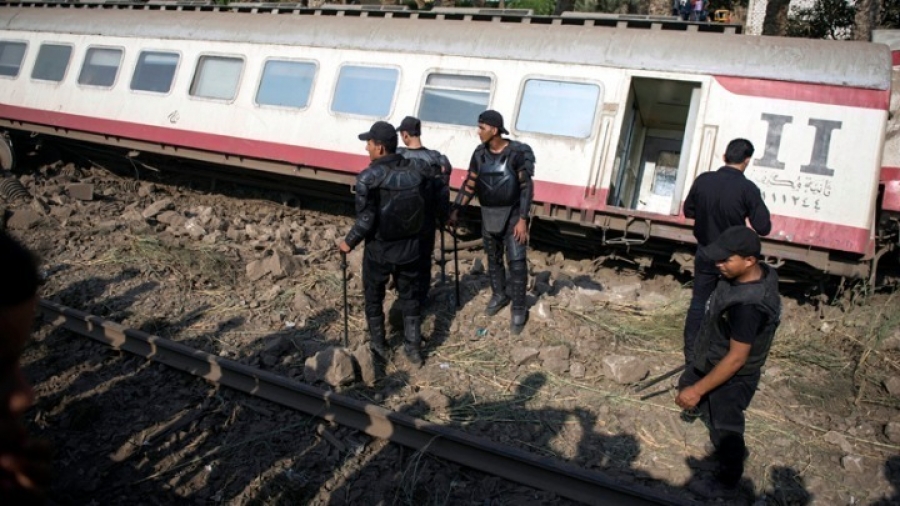 Αίγυπτος: Τουλάχιστον 100 τραυματίες από τον εκτροχιασμό τρένου