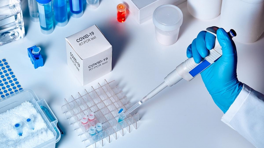 Αντίδραση του ΠΙΣ στη μείωση τιμών στα PCR: Κίνδυνος για την αξιοπιστία των τεστ - Η πολιτεία να καλύπτει το κόστος