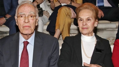 «Εγώ είμαι καλά χάρη στο εμβόλιο» λέει η σύζυγός του Βασίλη Λεβέντη