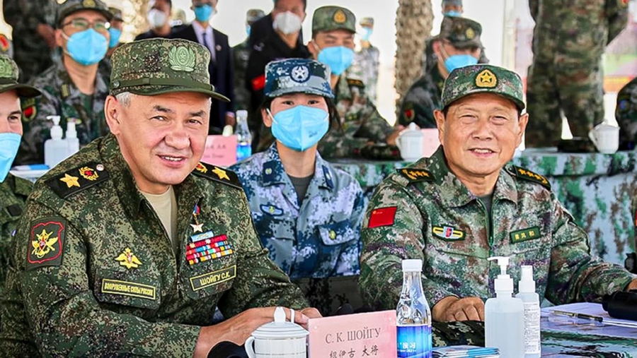 Η Κίνα στέλνει στρατεύματα στη Ρωσία για κοινά στρατιωτικά γυμνάσια