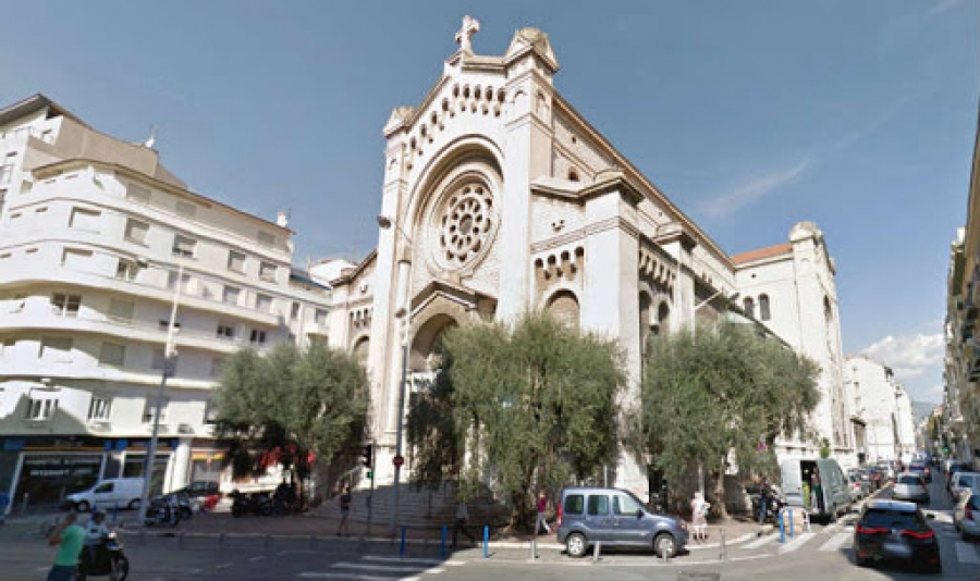 Σοκ στη Γαλλία – Άγνωστος εισέβαλε σε εκκλησία και μαχαίρωσε με μανία τον ιερέα