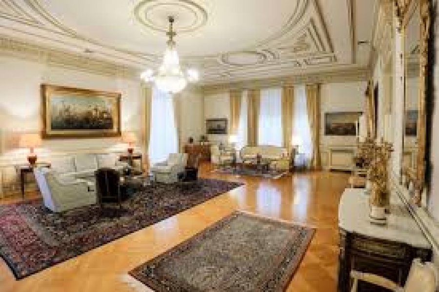 Ο μεσόκοπος επισκέπτης στο Μέγαρο Μαξίμου και η ταυτότητα του...