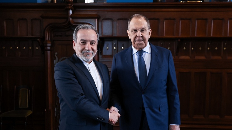 Τηλεφωνική επικοινωνία Lavrov – Araghchi, η Ρωσία παρεμβαίνει για τερματισμό του πολέμου στη Μέση Ανατολή