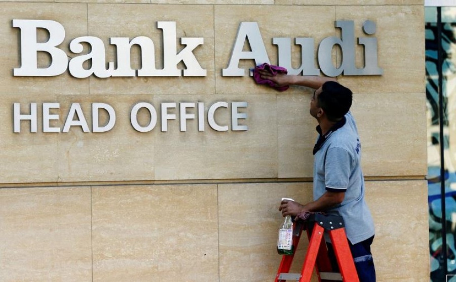 Χωρίς έντονη εκροή καταθέσεων και πανικό η επαναλειτουργία των τραπεζών στον Λίβανο