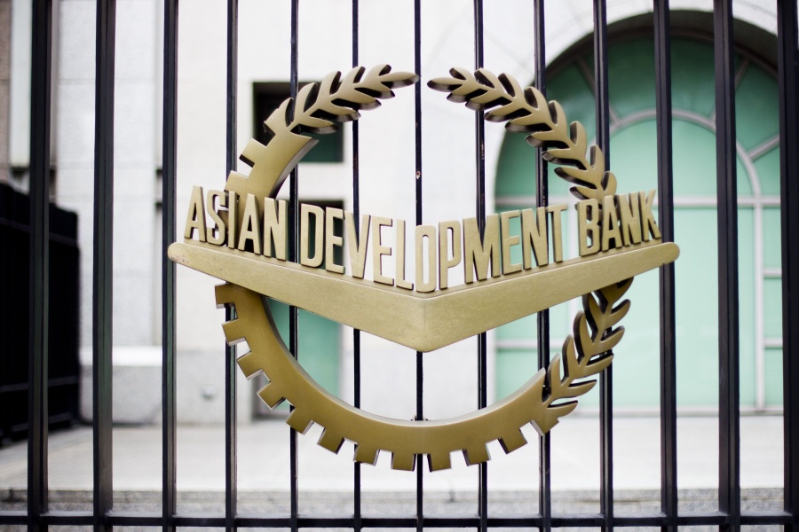 ADB: Aνάπτυξη 6,6% το 2018 για την κινεζική οικονομία