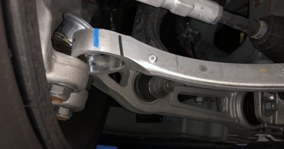 H Tesla κατηγορεί τους πελάτες της για ελαττωματικά εξαρτήματα