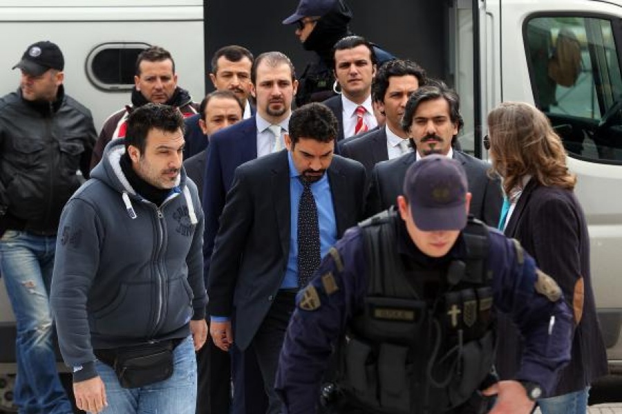 Ελεύθερος με αυστηρούς όρους ο ένας από τους 8 Τούρκους αξιωματικούς - Οργή στην Άγκυρα