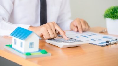 Ελληνική Τράπεζα: Ευνοϊκή διευθέτηση το σχέδιο «Ενοίκιο Έναντι Δόσης» - Ποιοι οι δικαιούχοι και που να αποταθούν