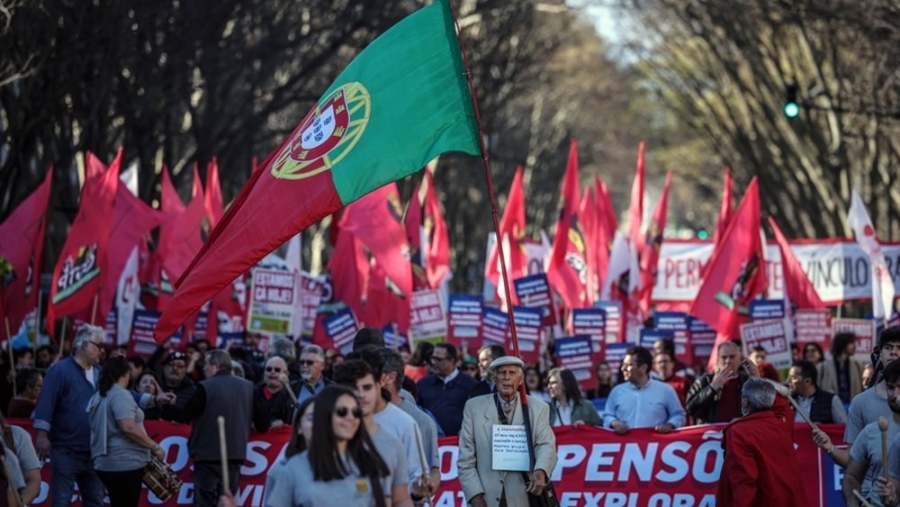 Πορτογαλία: Ογκώδης διαδήλωση με αίτημα αυξήσεις μισθών για να αντιμετωπισθεί η άνοδος του κόστους διαβίωσης