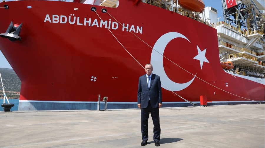 Η Τουρκία στέλνει το Abdülhamid Han στη Μεσόγειο: «Ψάχνουμε σε κάθε γωνιά της Γαλάζιας Πατρίδας»
