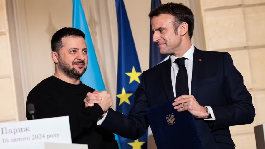 Περίγελως ο Zelensky σε όλη την Ουκρανία - Dubinsky: Η επικοινωνία με τον Macron θύμισε... τηλεφώνημα με πρώην του