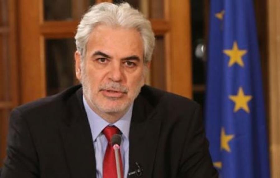 Στην Ελλάδα αύριο (14/8) ο Επίτροπος Στυλιανίδης - Θα έχει συνάντηση με τον Μ. Χρυσοχοΐδη