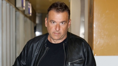 Φωτίστηκε ο Λιάγκας έναν μήνα μετά τα Θεοφάνεια: Τους πειράζει ο Σμαραγδής γιατί είναι δεξιός και κόβει 800 χιλιάδες εισιτήρια