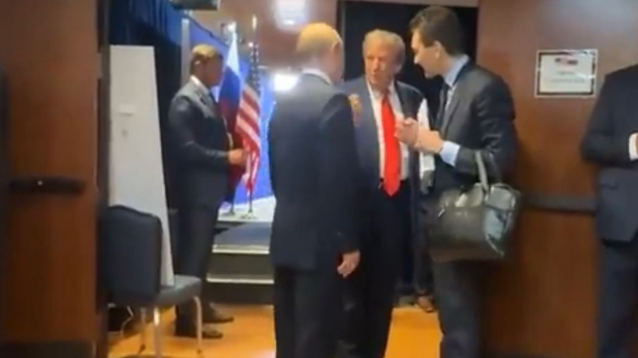 Παρασκήνιο της συνάντησης Trump με Putin - Βίντεο με άγνωστη συνομιλία μετά το τέλος της ιστορικής Συνόδου  Κορυφής στην Αλάσκα