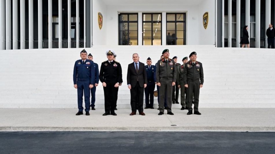 Τα Κάλαντα της Πρωτοχρονιάς έψαλε η Διακλαδική Μπάντα των Ενόπλων Δυνάμεων στον Δαβάκη