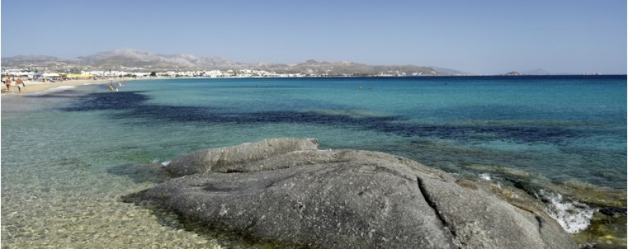 Αφαιρέθηκε η Γαλάζια Σημαία από 22 παραλίες – Ποιες έχασαν το βραβείο