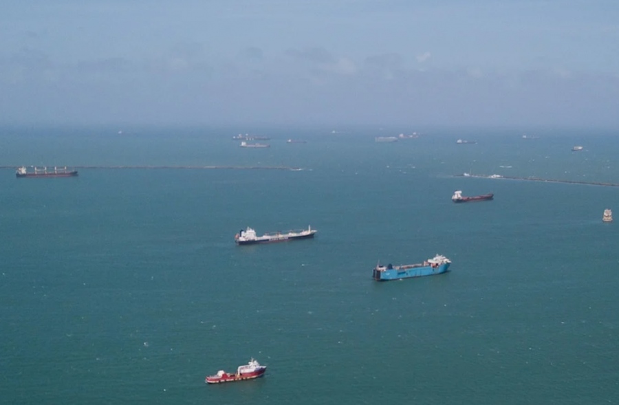 Χάος στη ναυσιπλοΐα  - Πληρώνουν έως και 4 εκατ. δολάρια για επείγουσες διελεύσεις από τη διώρυγα του Παναμά