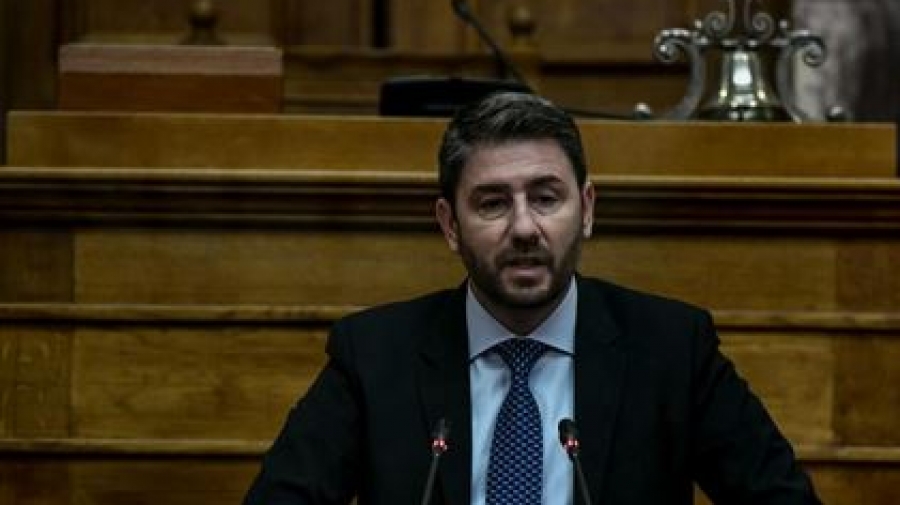 Ανδρουλάκης για απώλεια Παπούλια: Παρέμεινε μέχρι τέλους ένας οραματιστής της ειρήνης και του ανθρωπισμού, ένας ακούραστος υπερασπιστής της Δημοκρατίας
