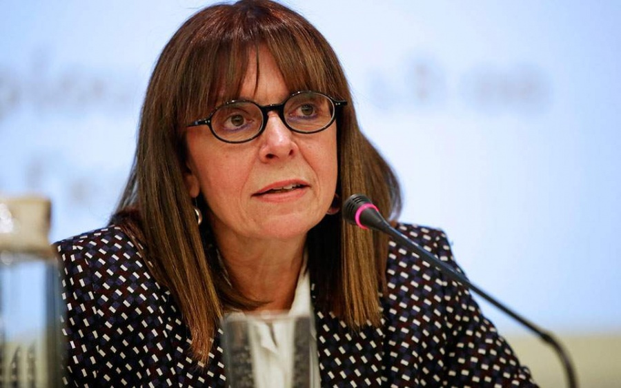 Σακελλαροπούλου: Συγκίνηση για τα γράμματα από μαθητές του δημοτικού σχολείου Αγίας Τριάδας Θεσσαλονίκης