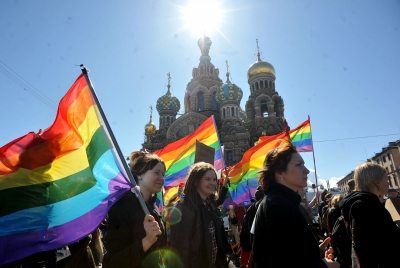 Ρωσία: Ψηφίστηκε ο νόμος που απαγορεύει την «προπαγάνδα υπέρ των ΛΟΑΤΚΙ+» και μεταξύ ενηλίκων