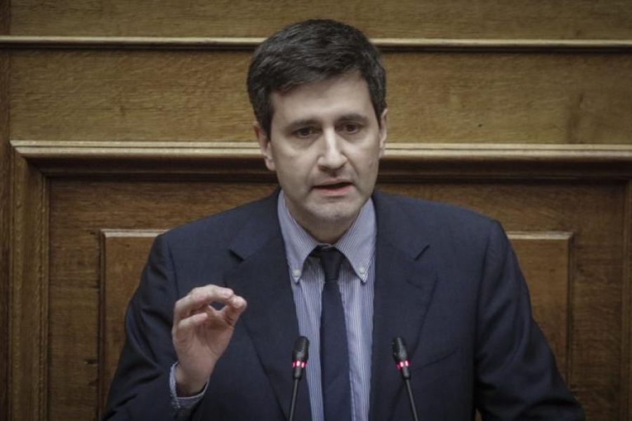 Απάντηση Χουλιαράκη σε Στουρνάρα: Στο 4,1% του ΑΕΠ το πρωτογενές αποτέλεσμα για το 2019