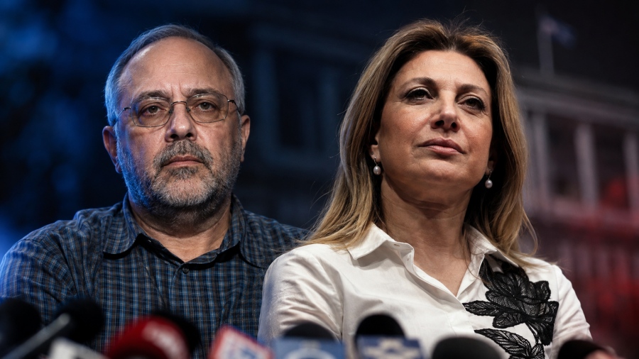 Ε ρε γλέντια… θα βγει κι από πάνω η Κάρυ… Αυγερινέ, βγες δημόσια και απολογήσου σε όσα σου καταμαρτυρά η Κάρυ… “Είδες φως και μπήκες;;;” Ε ρε γλέντια… θα βγει κι από πάνω η Κάρυ… Αυγερινέ, βγες δημόσια και απολογήσου σε όσα σου καταμαρτυρά η Κάρυ… “Είδες φως και μπήκες;;;”