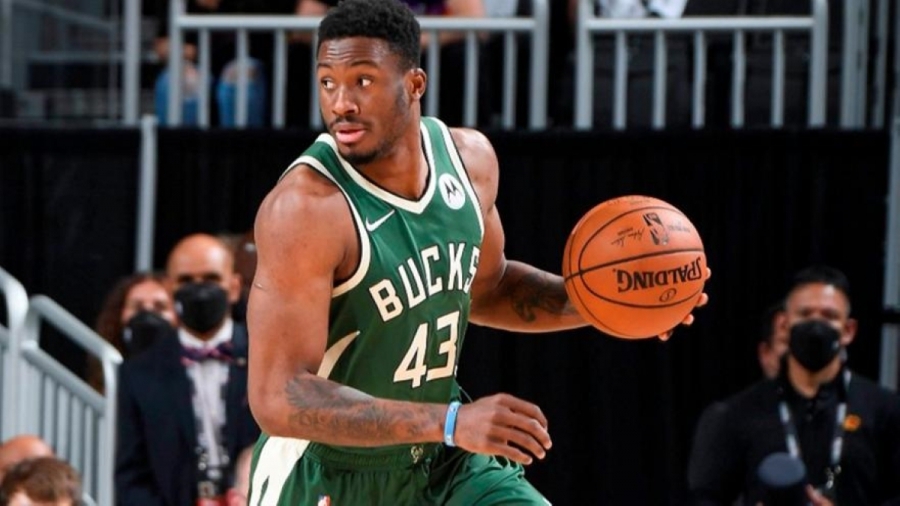 Τα «χρόνια πολλά» των Μπακς στον Θανάση Αντετοκούνμπο!