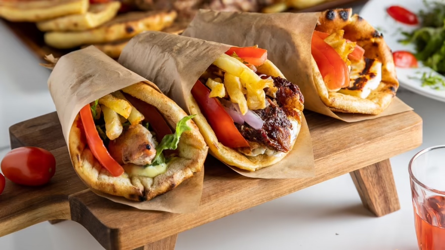 Πάνω από 4 ευρώ για ένα σουβλάκι – Νέα αύξηση της τιμής τον Δεκέμβριο