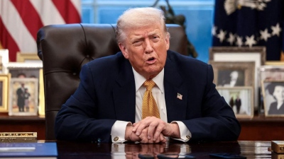 Κατρακυλά ο Trump: Δεν μπορεί να βρει ούτε... εκπρόσωπο Τύπου για τον Λευκό Οίκο
